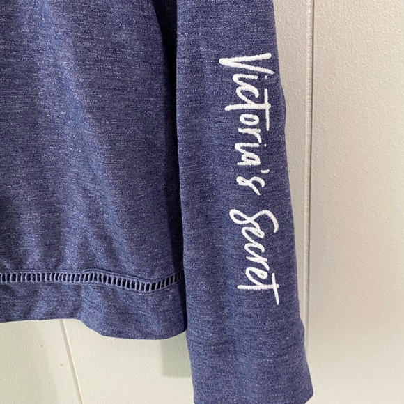 Victoria Secret open back long sleeve top. Size small - Picture 4 of 5